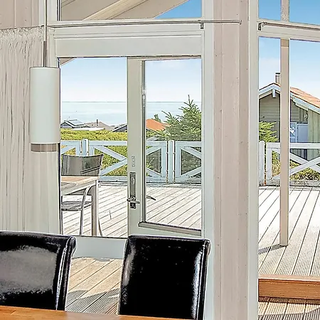 Tatil Evi Stunning In Sjolund With House Sea View Hejls
