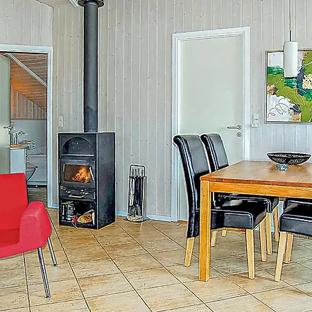 Stunning In Sjolund With House Sea View *